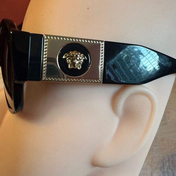 Versace Black Aviator Sunglasses Bold Design - Picture 12 of 13